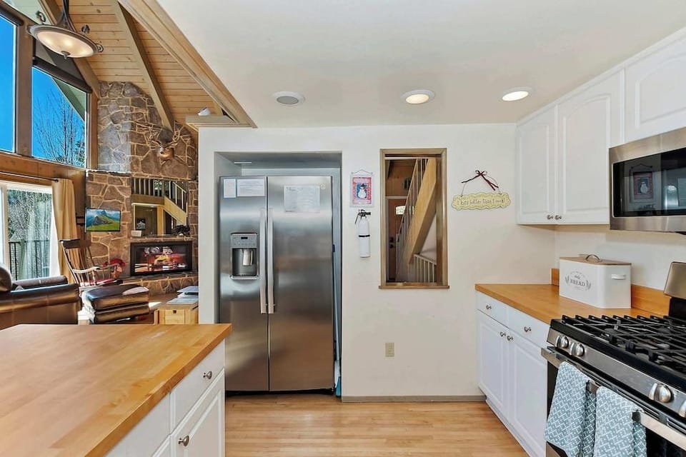 Bow N Arrow Lodge For 8! Hotel in Lake Arrowhead