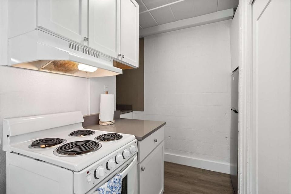 Chic City Retreat 97 Sleeps 2! Hotel in Ohio