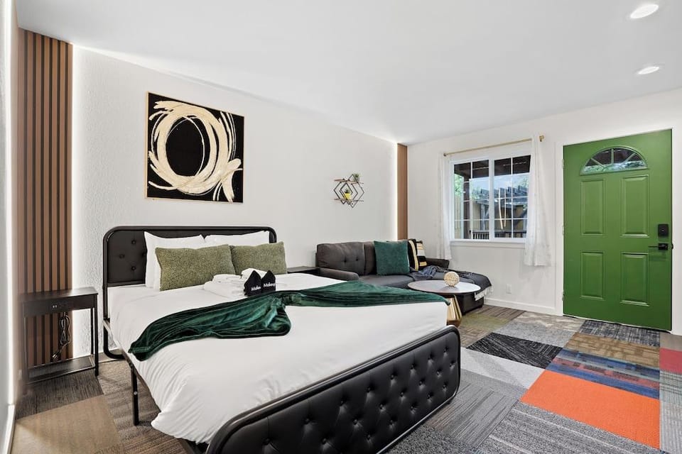 Beachy 1BR Escape with SofaBed Golf Hotel in Pacifica