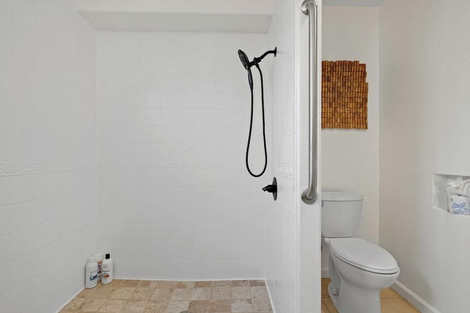 Beachy 1BR Escape with SofaBed Golf Hotel in Pacifica