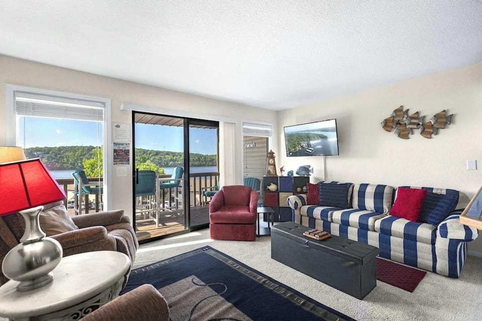 The Nook at Weston Point - Cozy Condo Getaway Hotel in Lake of the Ozarks