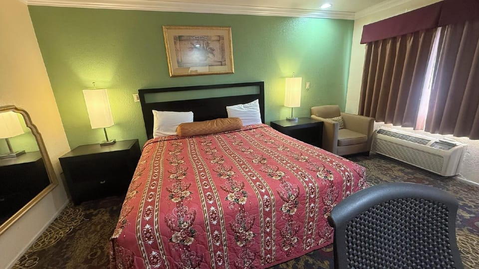 Cloud 9 Motel Hotel in Cypress