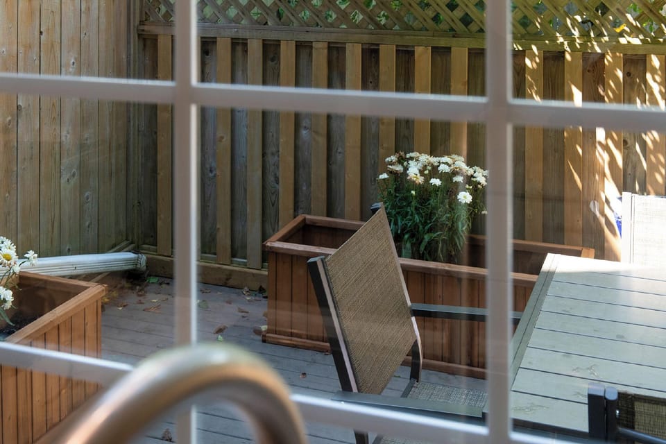 Downtown Sustainable Garden House Hotel in Dartmouth