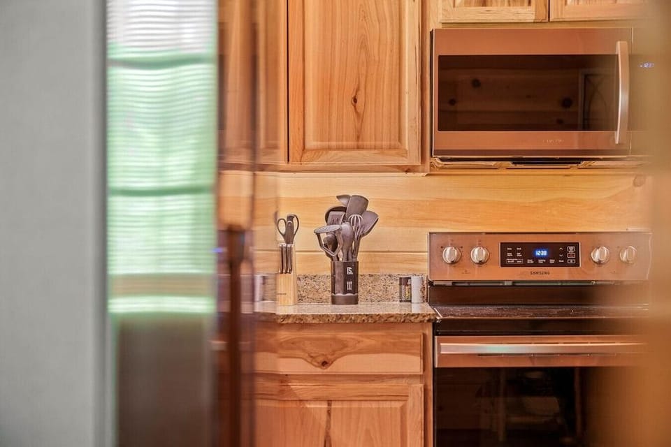 Smokies Couple Getaway Hotel in Sevierville