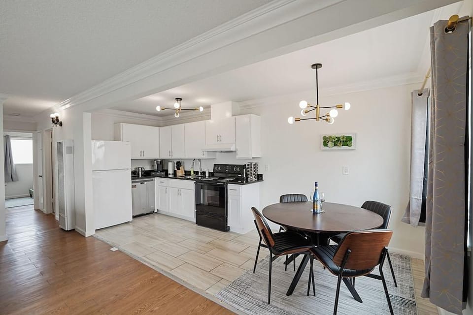 Tranquil 2BR with Coastal Mountain Views Hotel in Pacifica