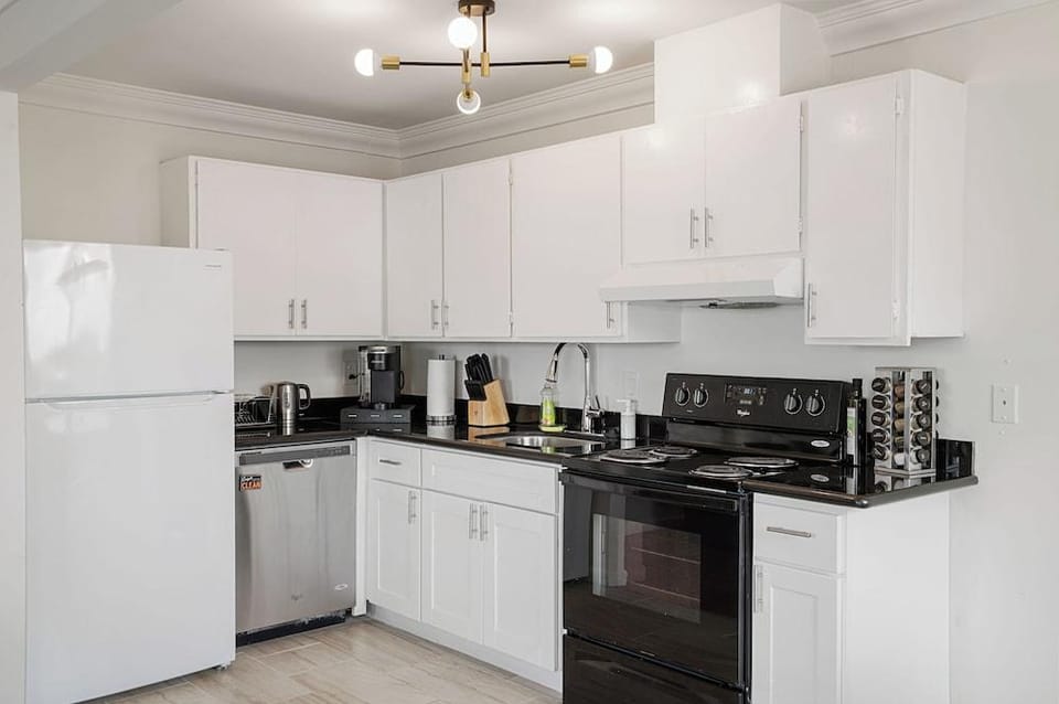 Tranquil 2BR with Coastal Mountain Views Hotel in Pacifica