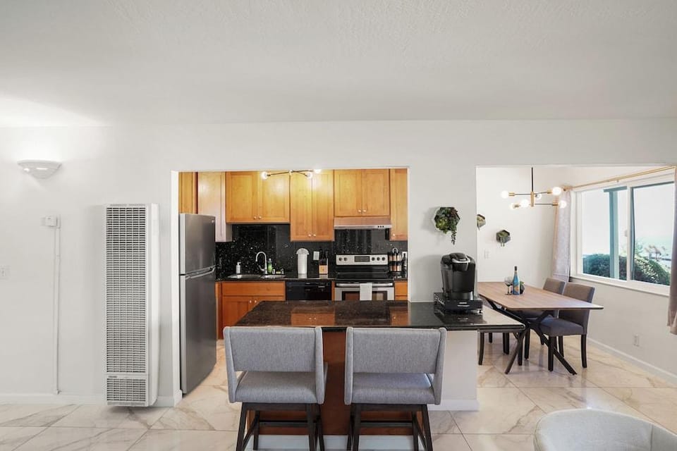 Charming 2BR Ocean Getaway in Pacifica Hotel in Pacifica