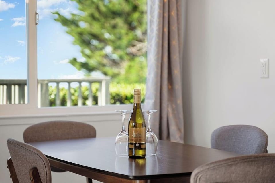 Charming 2BR Coastal Getaway in Pacifica Hotel in Pacifica