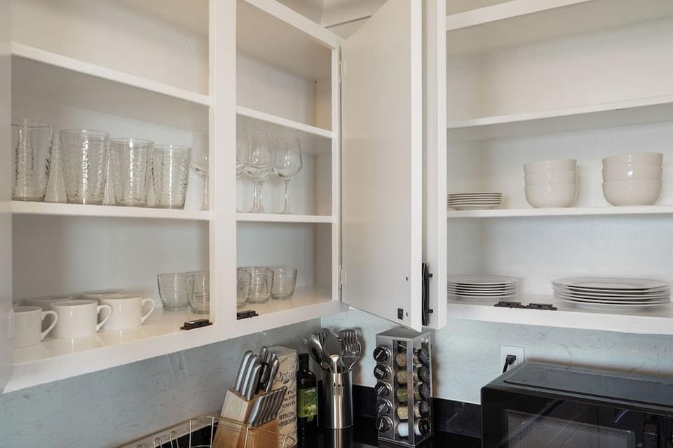 2BR Mountain Retreat with Private Deck Hotel in Pacifica