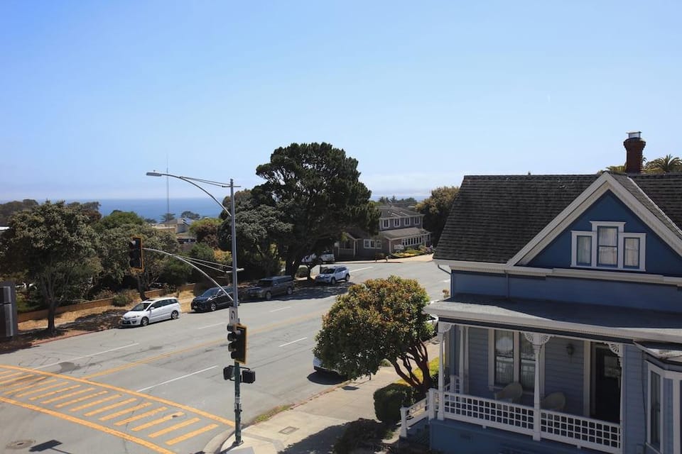 The Charles Pacific Grove - Artfully Designed Inclusive Inn Hotel in Pacific Grove