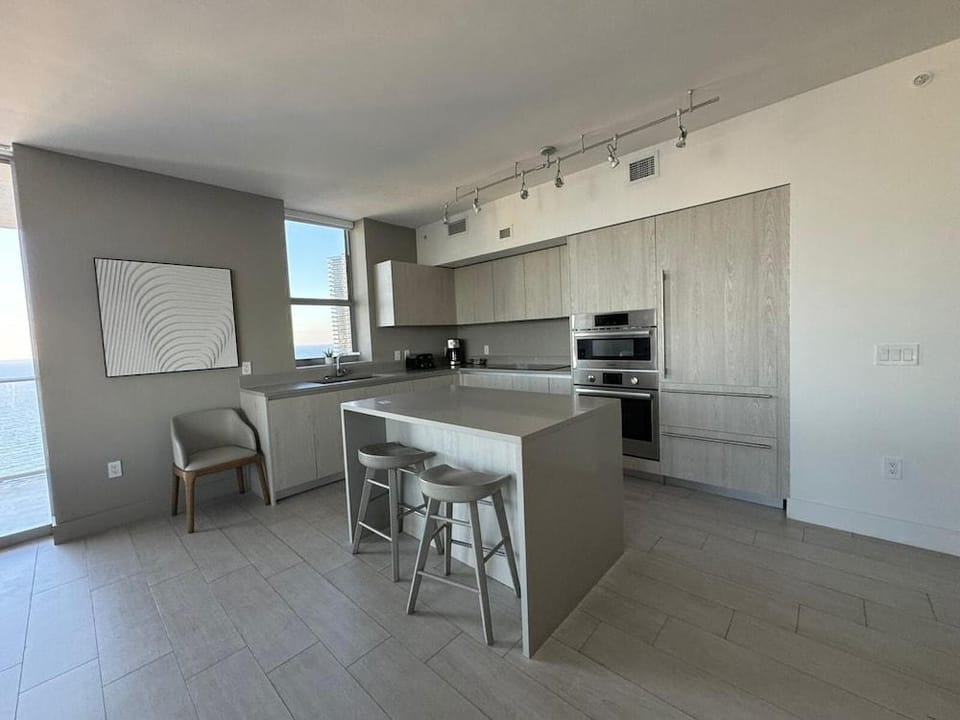 2201 Hotel in Hollywood Beach