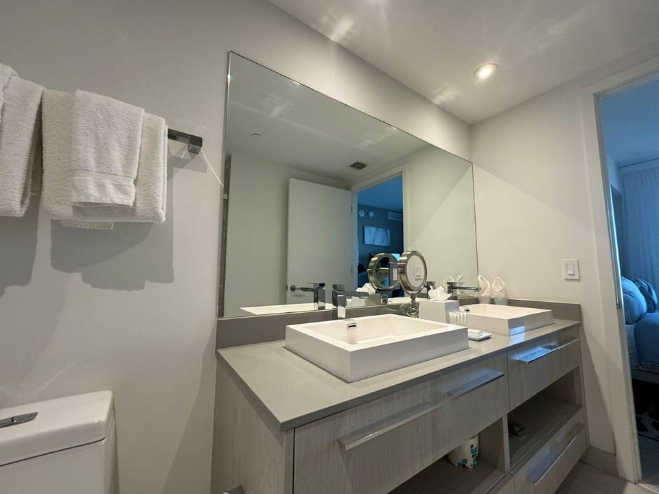 2201 Hotel in Hollywood Beach
