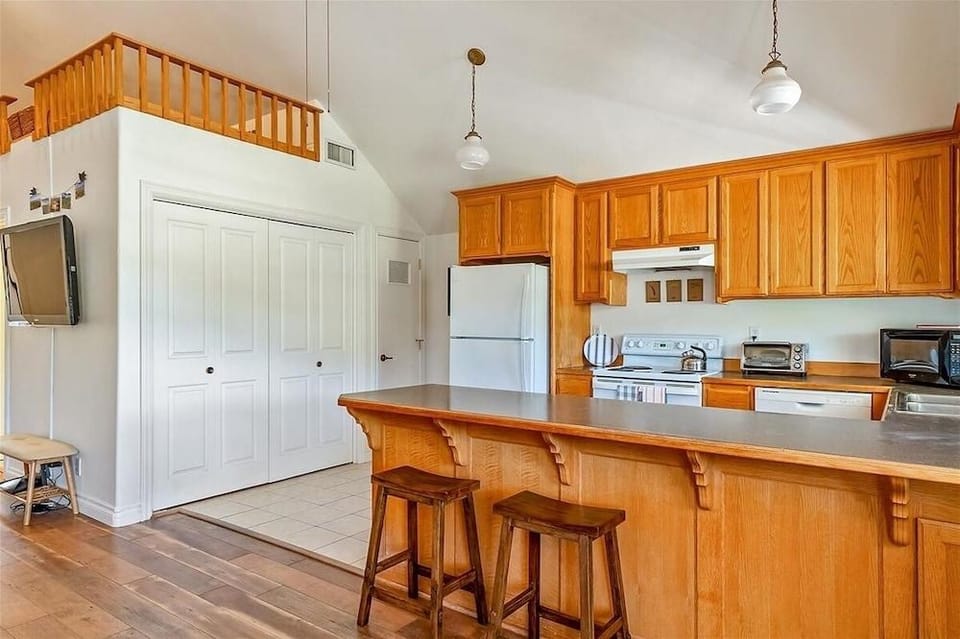 Red Barn Loft Hotel in Templeton