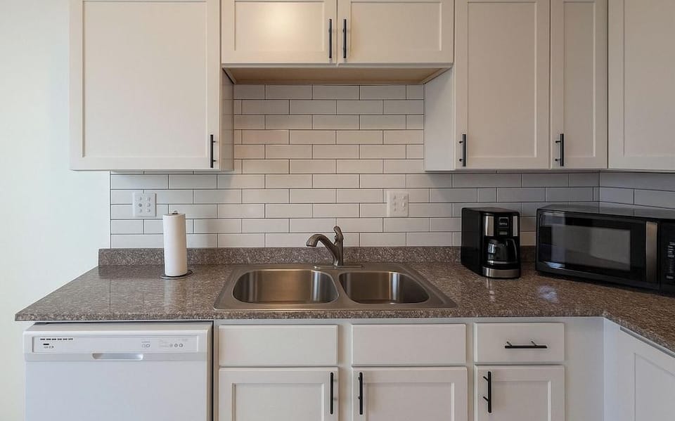 Detroit 4BR Home Bathtub & Pet Friendly Stay Hotel in Hamtramck