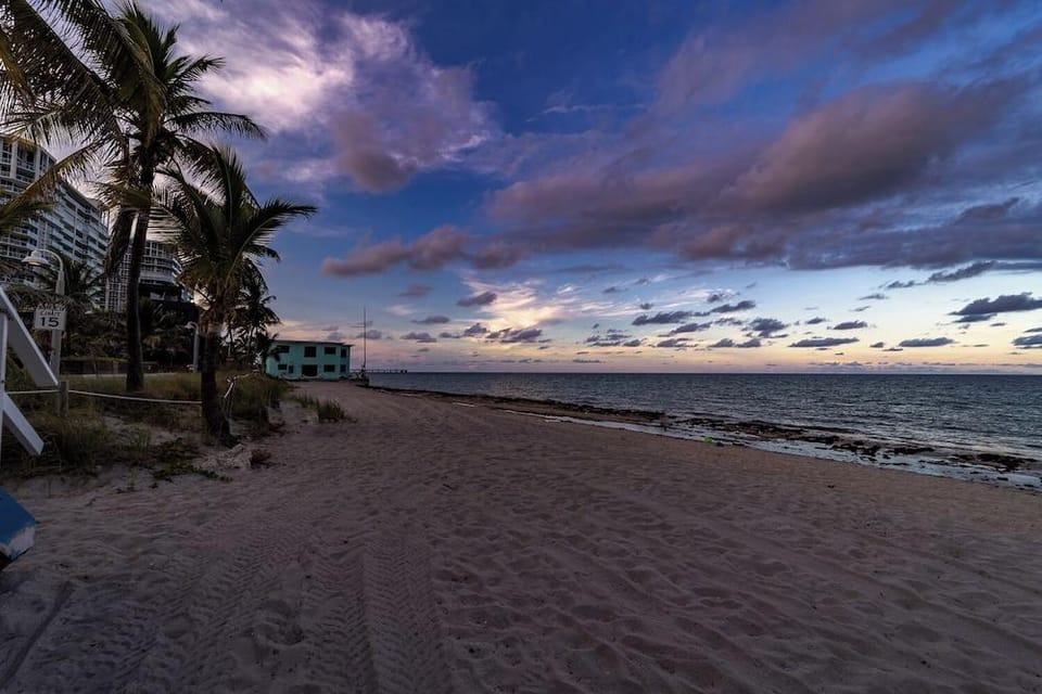 Palm By The Sea Hotel in Hollywood Beach