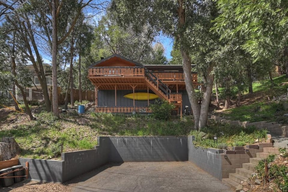 The Lazy Bear Cabin - For 6! Hotel in Crestline