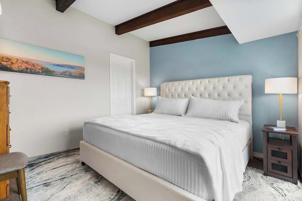 Little Dipper Cozy Condo for 6 w/ Resort-style Amenities Hotel in Kimberling City