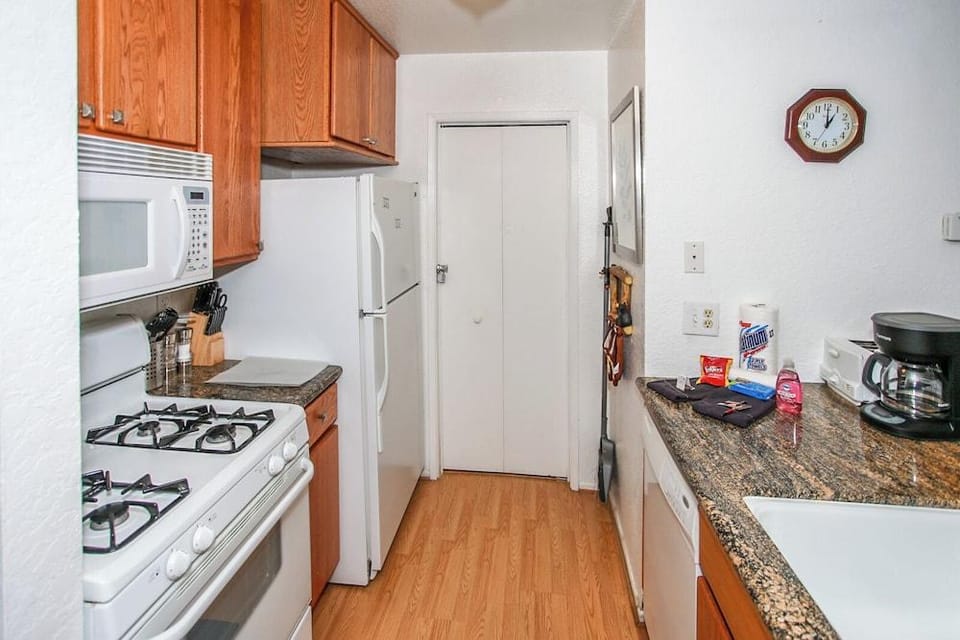 Bayview Condo Hotel in Boulder Bay