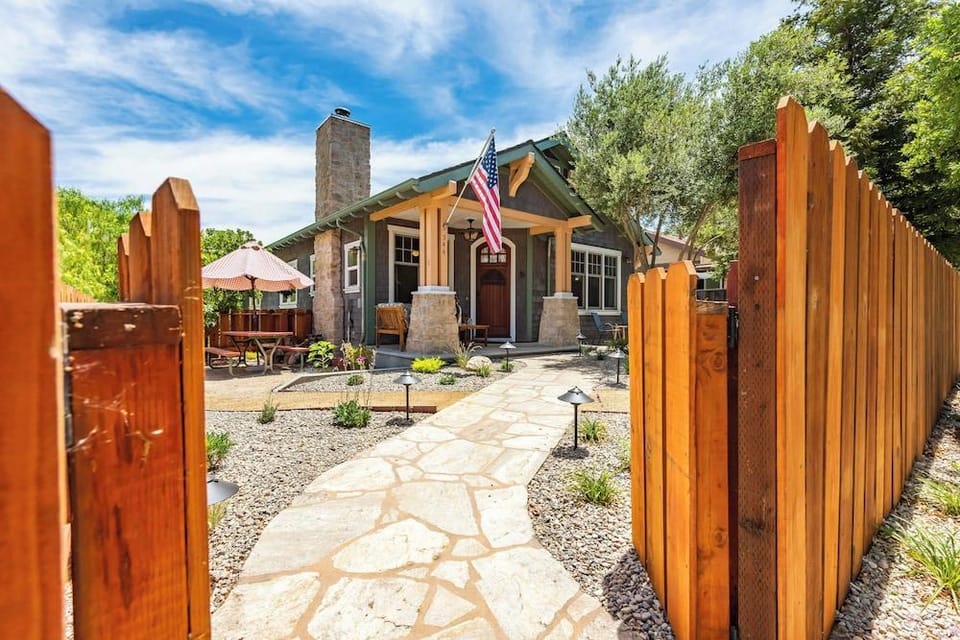 Crafty Oak House Hotel in Paso Robles
