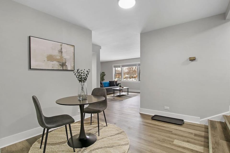 Skokie 1BR Gem - Davis Hotel in Skokie