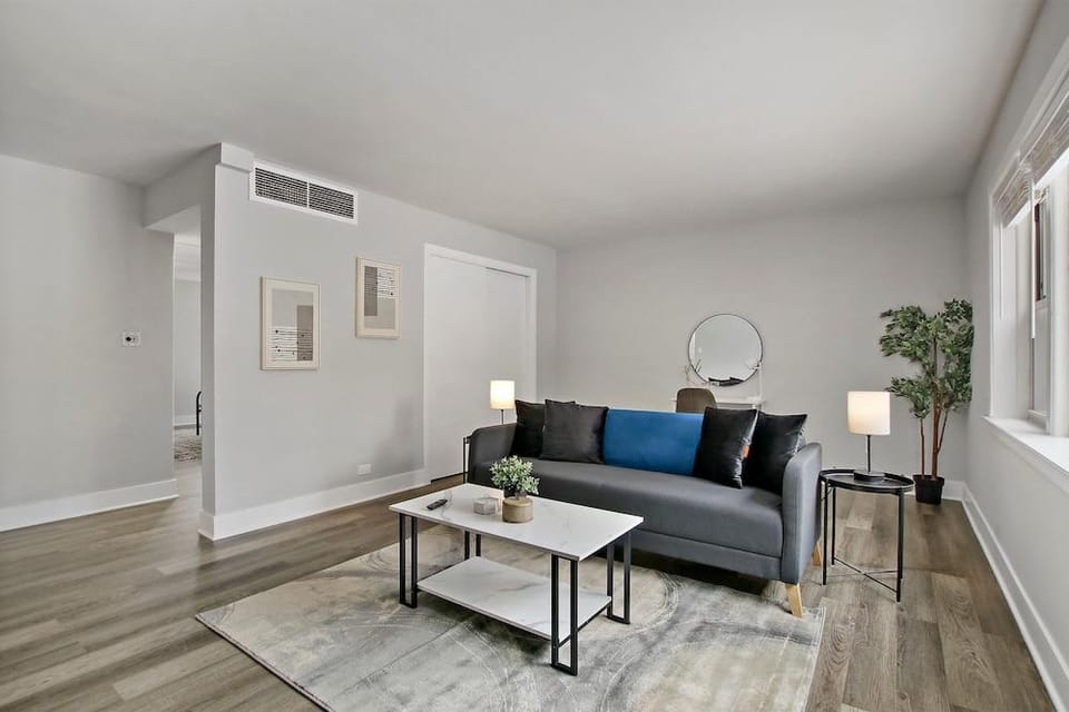 Skokie 1BR Gem - Davis Hotel in Skokie