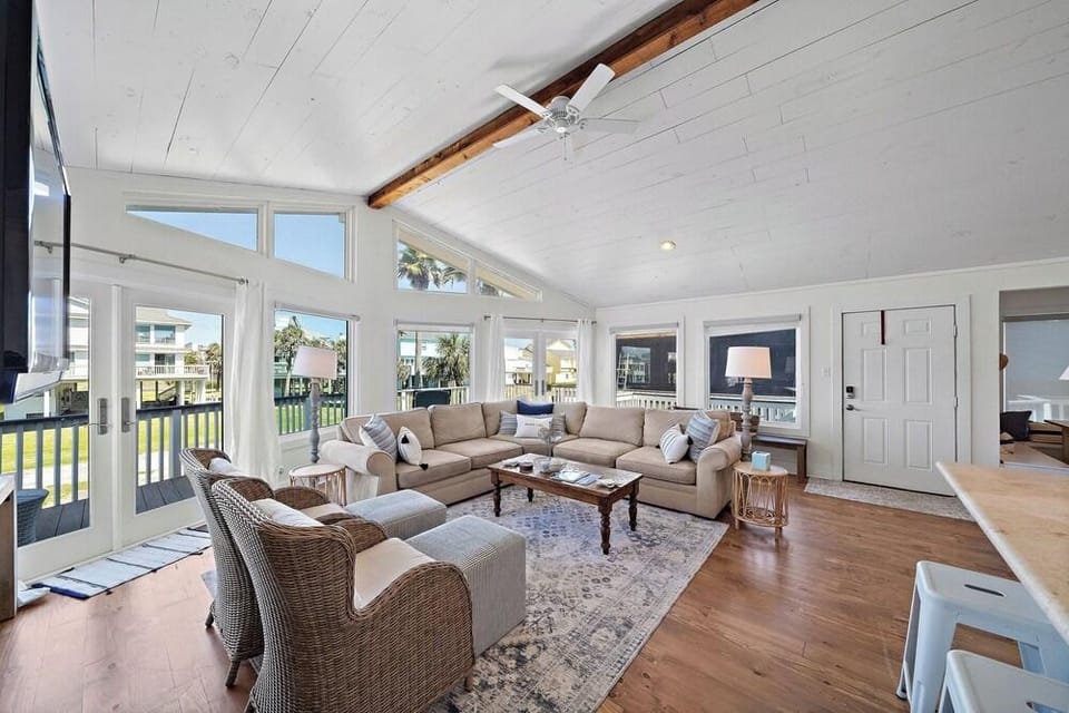 Coastal Cottage by Ryson Vacation Rentals Hotel in Hitchcock