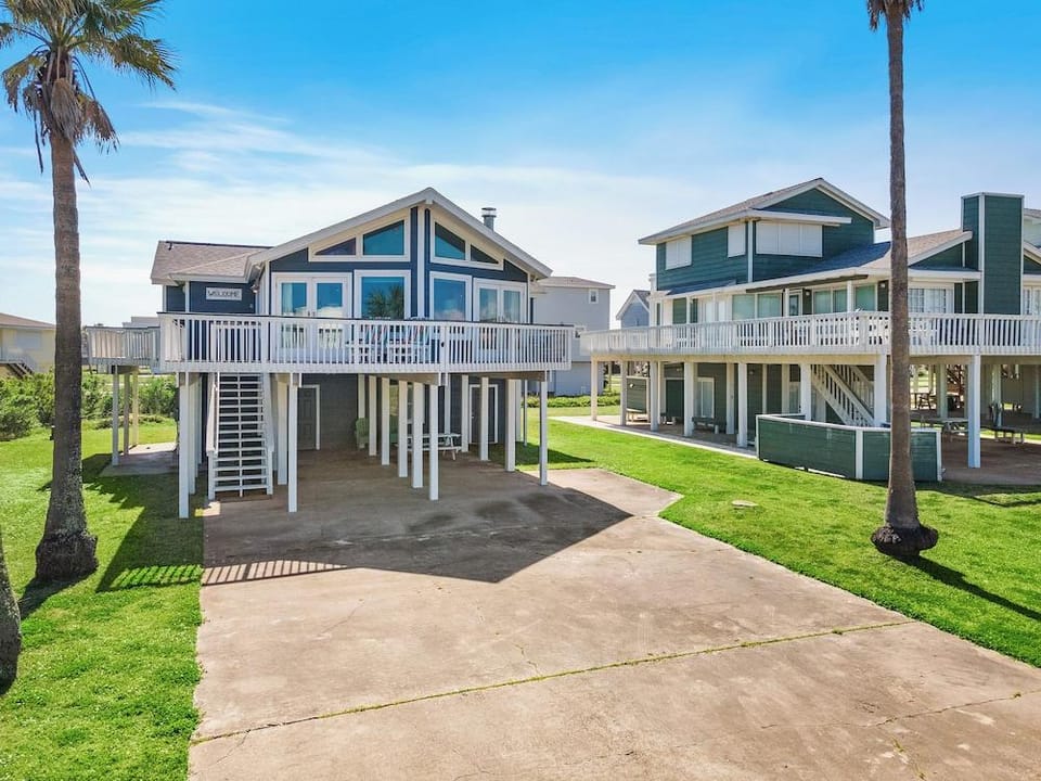 Coastal Cottage by Ryson Vacation Rentals Hotel in Hitchcock