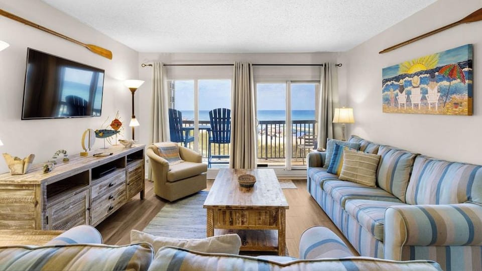 Beachfront Charm Meets Lake Life + Free Tickets: Dolphin Cruise & More! Hotel in Carillon Beach