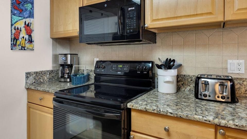 Beachfront Charm Meets Lake Life + Free Tickets: Dolphin Cruise & More! Hotel in Carillon Beach