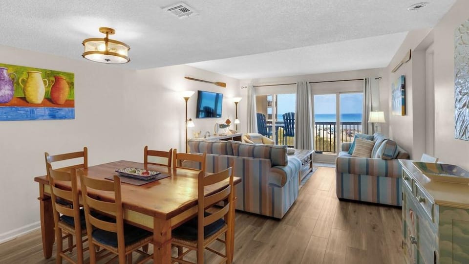 Beachfront Charm Meets Lake Life + Free Tickets: Dolphin Cruise & More! Hotel in Carillon Beach