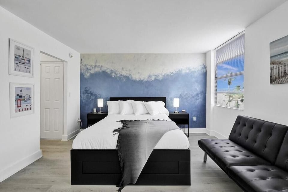 Ocean Dr 1BR Miami Beach Getaway Hotel in Flamingo Lummus