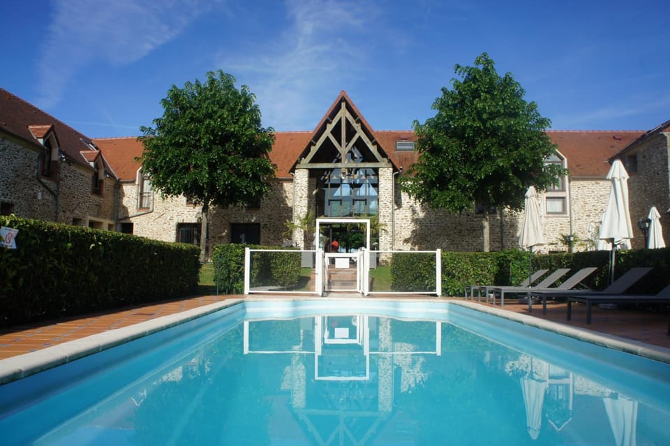 Hotel Les Suites - Domaine de Crecy Hotel in Île-de-France