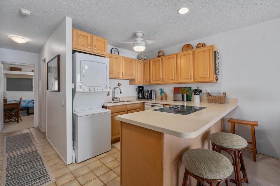 Big Island Kona Isle E32 1 Bedroom Condo Hotel in Holualoa