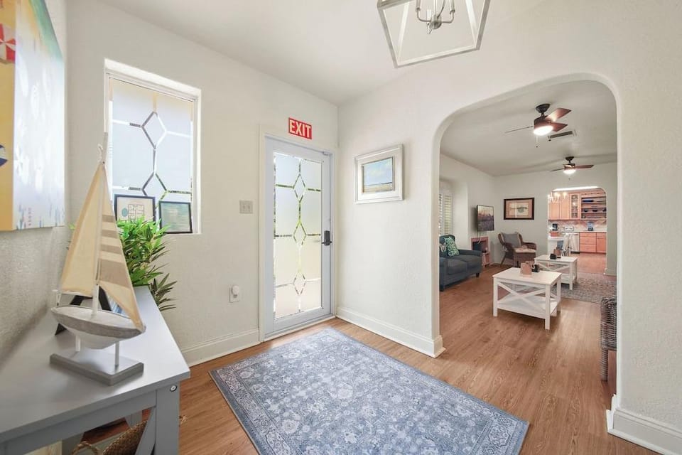 Hollywood Beach Bliss Villa Sleeps 10 Hotel in Hollywood Beach