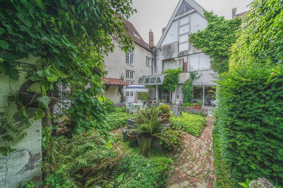 Number 11 Exclusive Guesthouse Hotel in Bruges