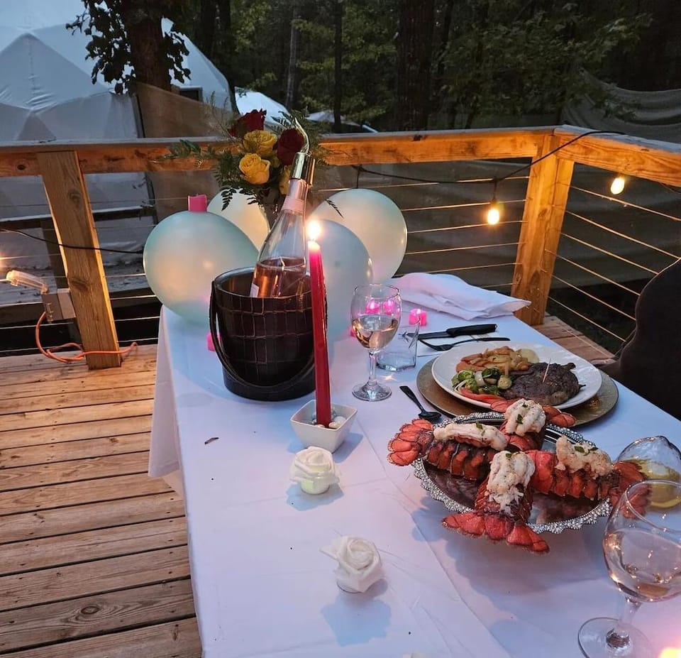 The Glamp Inn Hotel in Clarks Hill Lake