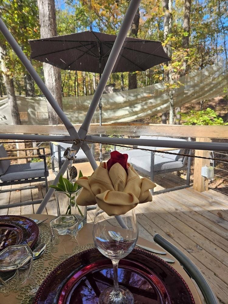 The Glamp Inn Hotel in Clarks Hill Lake