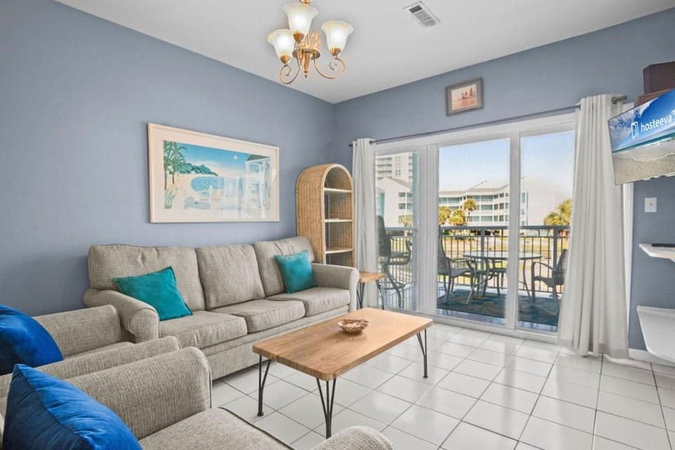 Baywatch F-3 Hotel in Pensacola Beach