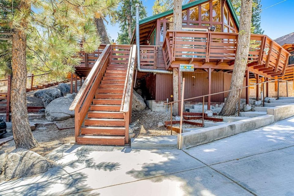 Castle Rock Cabin #178 Hotel in Big Bear