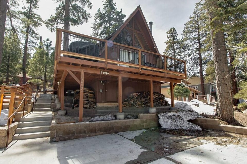 Castle Rock Cabin #2 Hotel in Big Bear