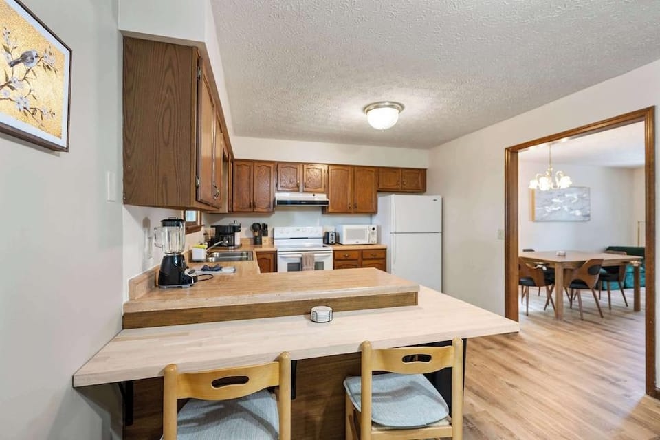 The Family Nook Home for 8 Hotel in Hamilton