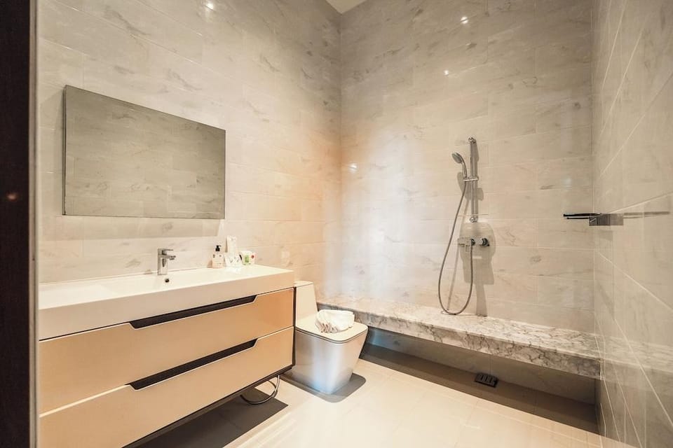 Luxury9BRVillaGolfViewTennisCourt V158 Hotel in Kathu