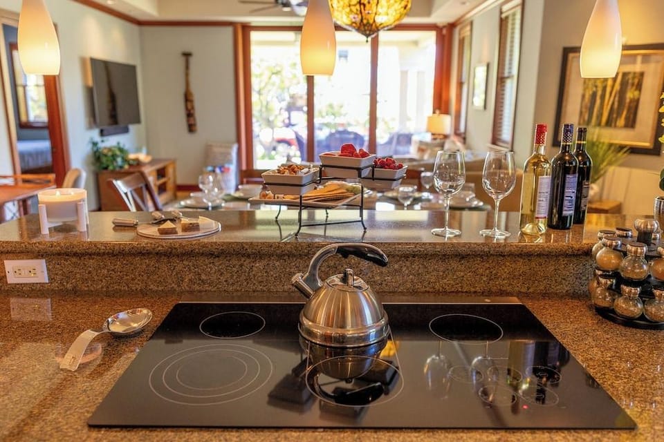 Kolea - Walk to Beach with Pool Access Hotel in Anaehoomalu Bay
