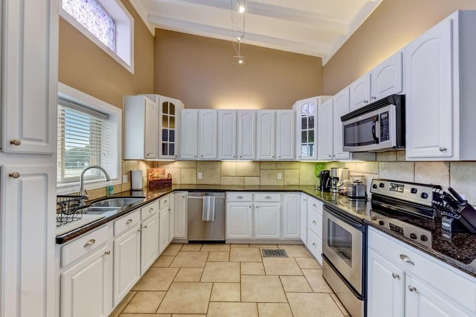 Hillview Estate Hotel in Granite Shoals