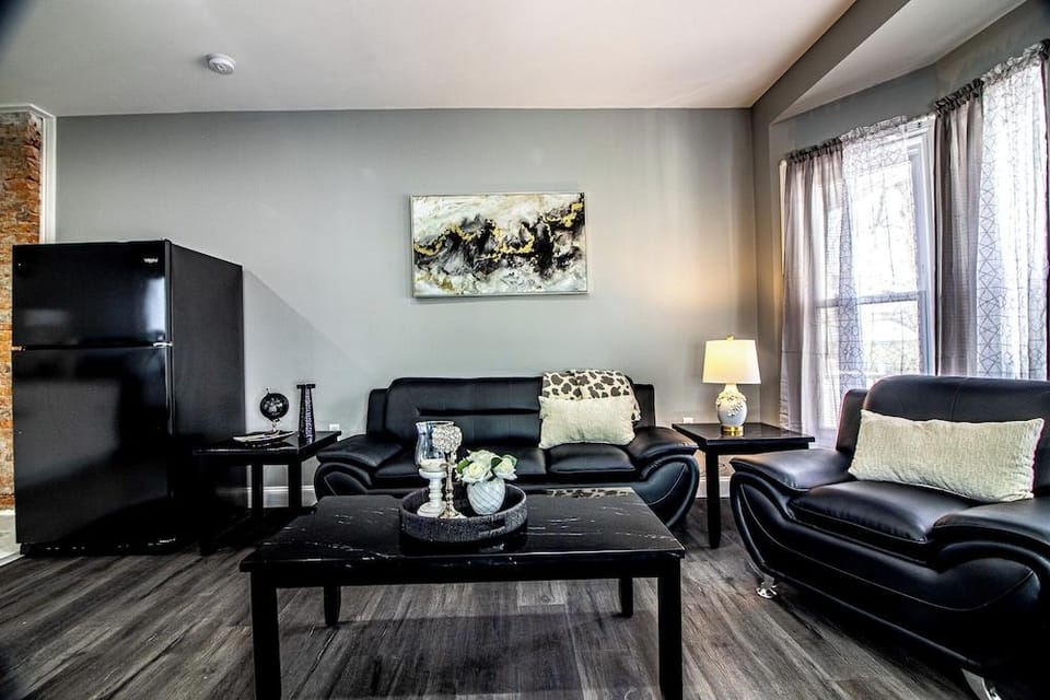 Modern 1Br 1Ba Apartment Close Falls And Casino Hotel in Niagara Falls