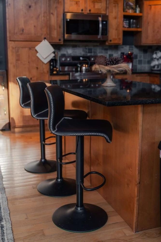 Cozy Cabin With Hot Tub - Near all in Hocking Hills Hotel in Ohio