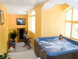 Hot tub