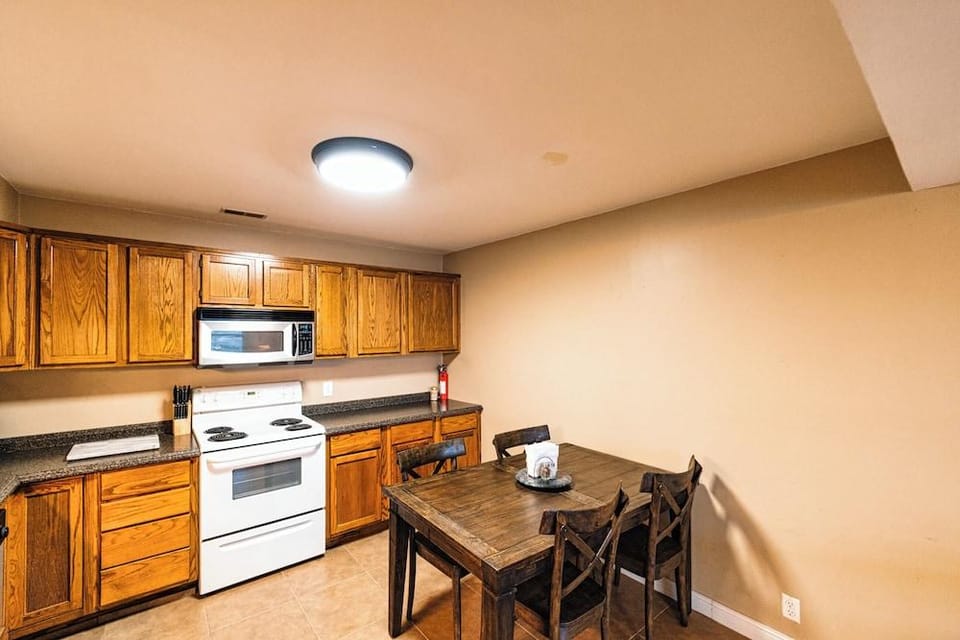 Osage Beach Getaway Lake Views Pet Friendly! Hotel in Lake of the Ozarks