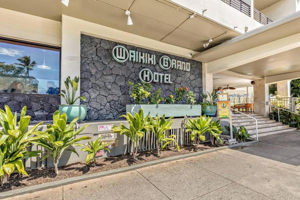 Inviting Waikiki Grand Hotel Room-1 Block to Beach Hotel in Honolulu