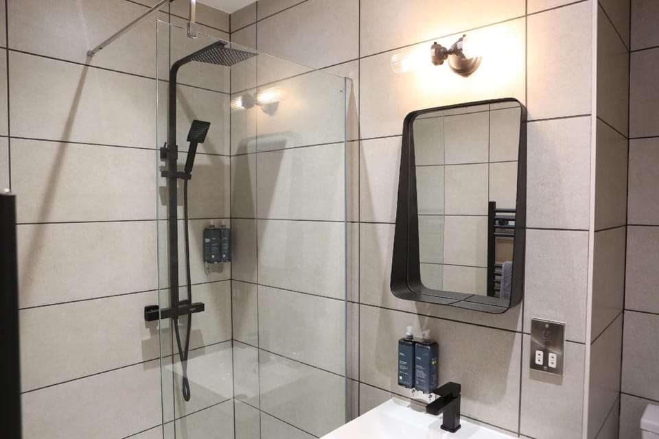 Old Rectifying House Superior Apartment Hotel in Worcester